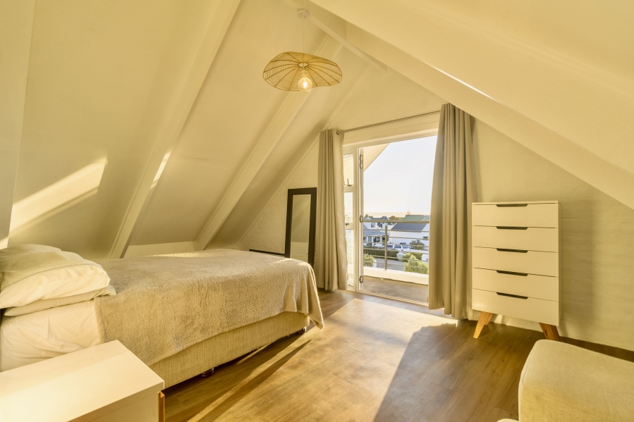 5 Bedroom Property for Sale in Grotto Bay Western Cape